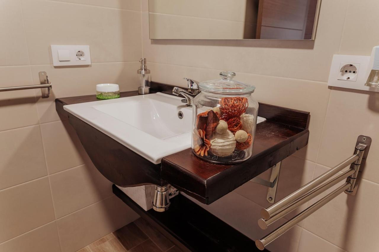 El Almezo Apartment อัลโมโดวาร์ เดล ริโอ ภายนอก รูปภาพ