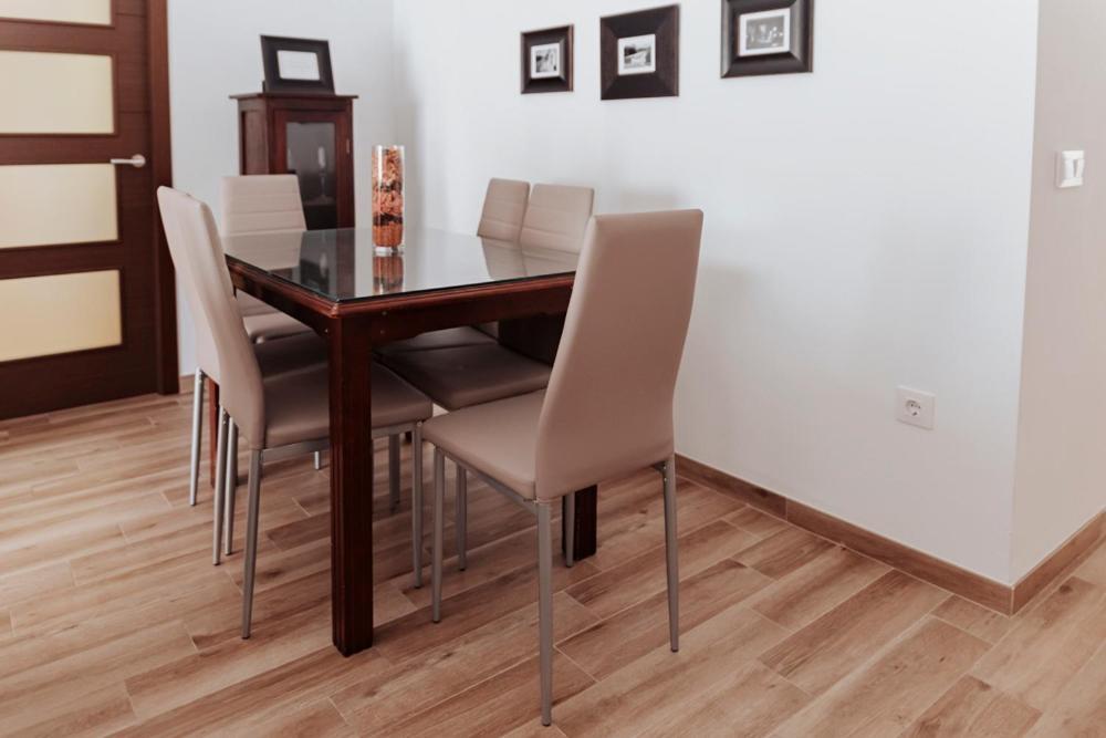 El Almezo Apartment อัลโมโดวาร์ เดล ริโอ ภายนอก รูปภาพ