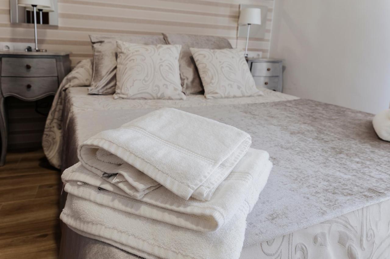 El Almezo Apartment อัลโมโดวาร์ เดล ริโอ ภายนอก รูปภาพ
